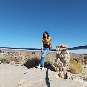 Meet your Posher, Vee